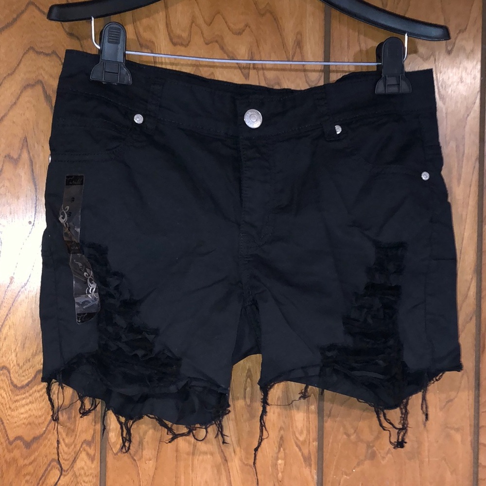 THRILL Distressed Black Shorts 🏷